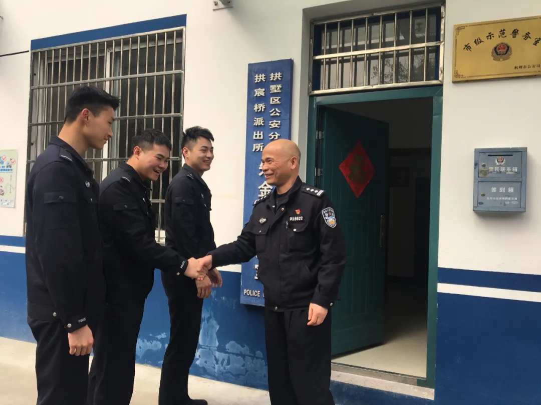 5年2000多次登门，民警接力给辖区独居老人送餐......